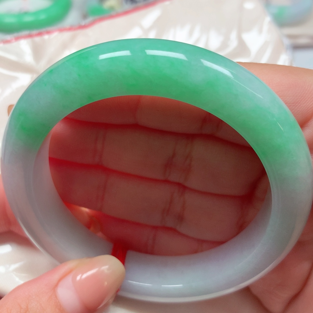 翡翠未镶嵌手镯62阳绿半山水 厚装