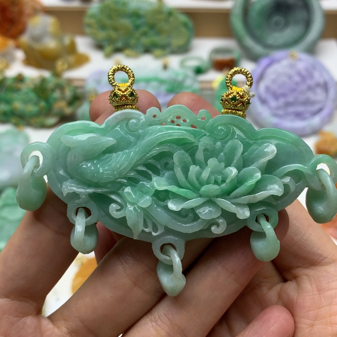 翡翠未镶嵌颈饰翡翠