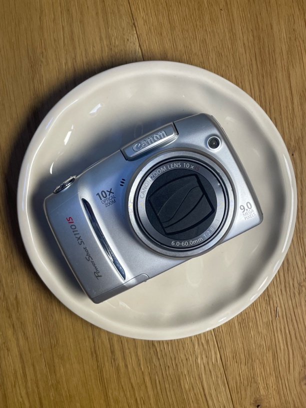 9新 Canon/佳能 佳能sx110，自备两节五号电池，成色如图，功能完好