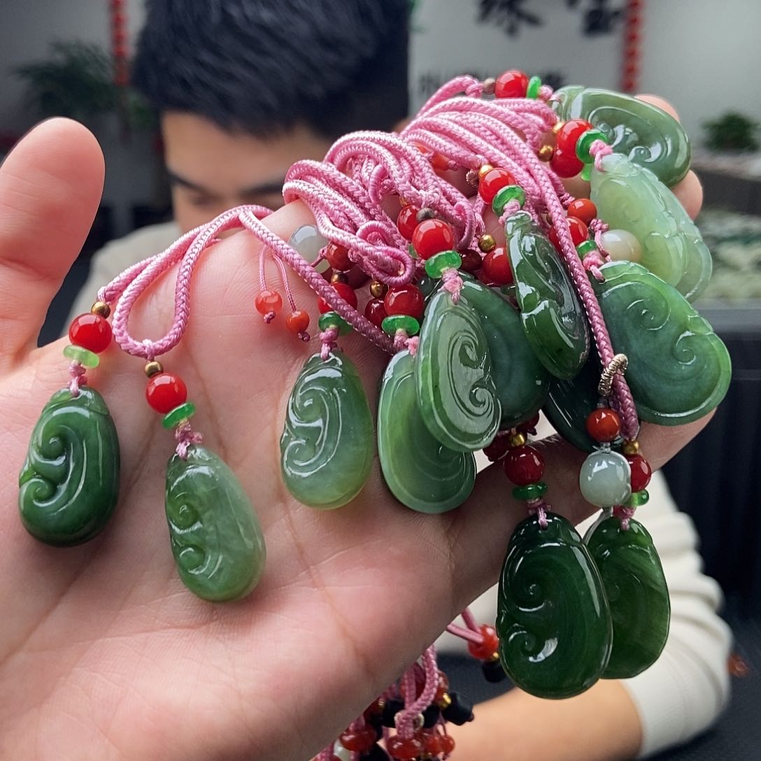 和田玉颜色多样性发拍一发一未镶嵌