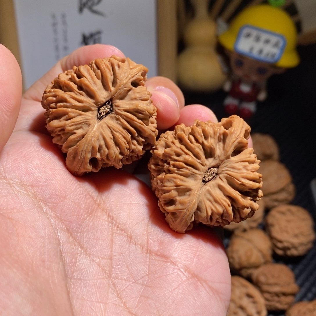 文玩核桃把件南疆石41全品