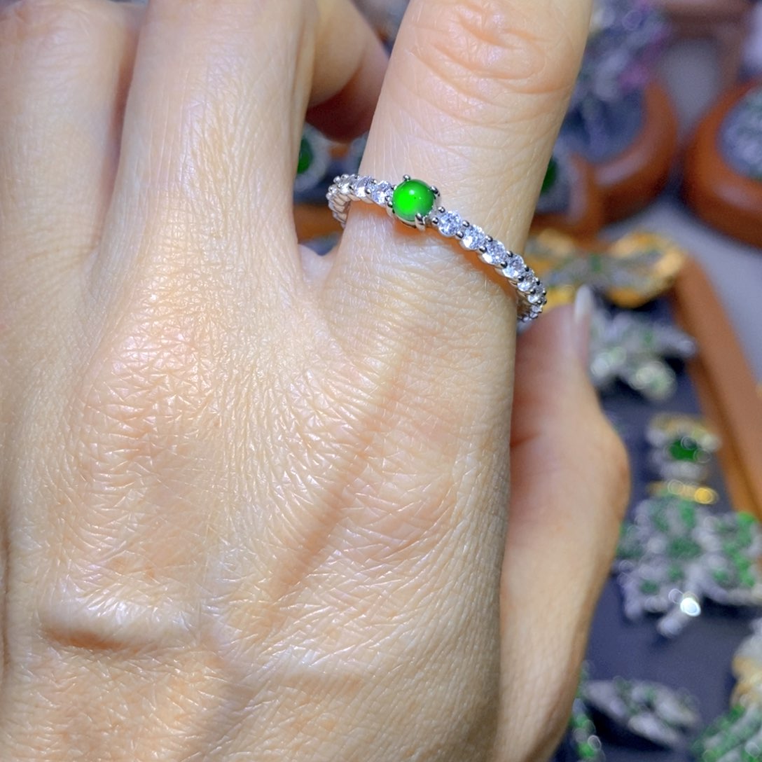 翡翠颈饰银S925镶嵌天然翡翠