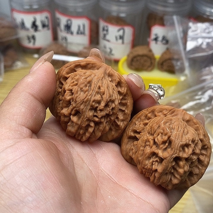 吊坠文玩核桃我***咔四座楼45