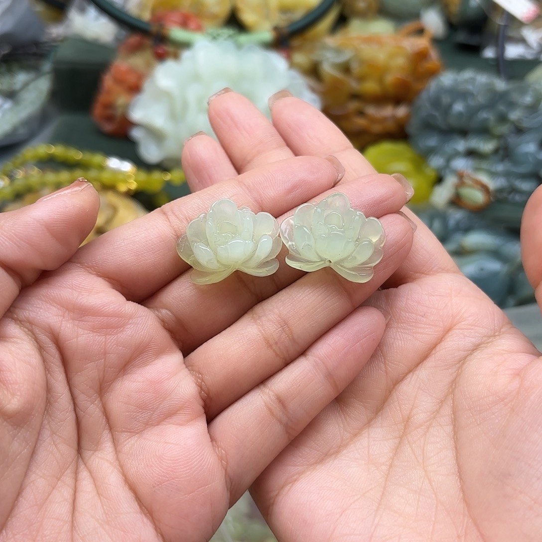 ****爱蛇纹石玉未镶嵌吊坠