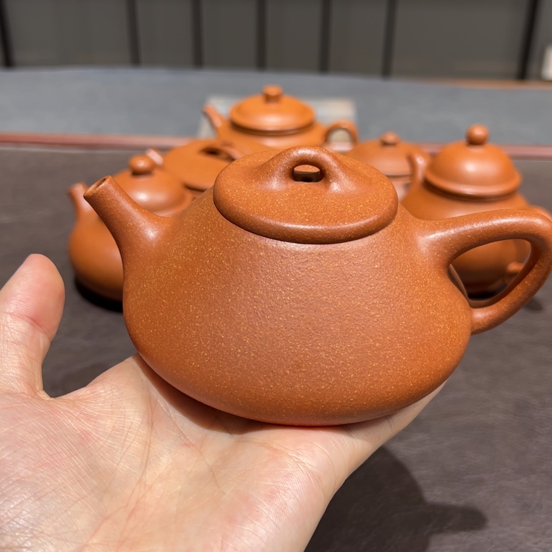 远*宜兴紫砂壶泡茶喝