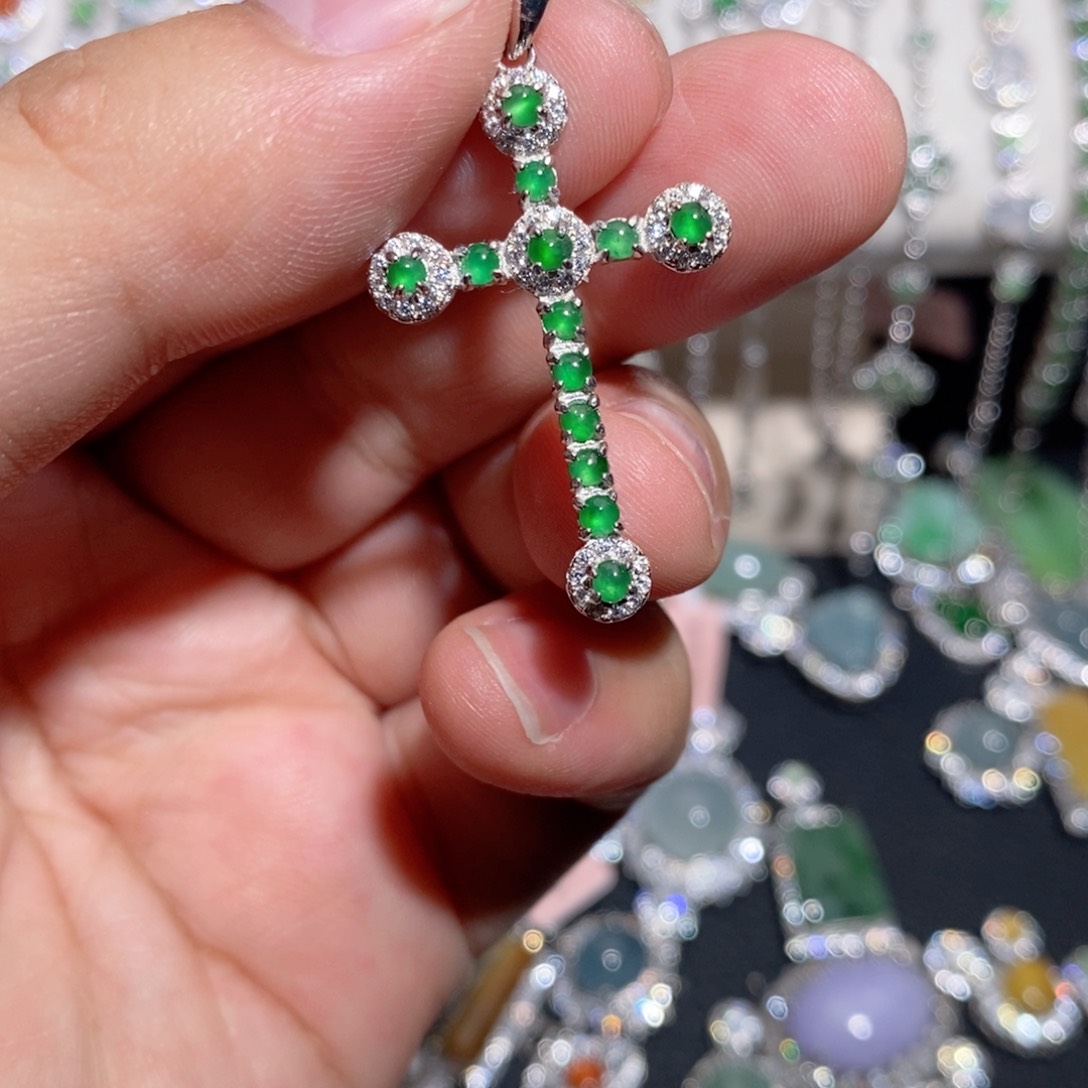 翡翠银S925镶嵌颈饰j j k k