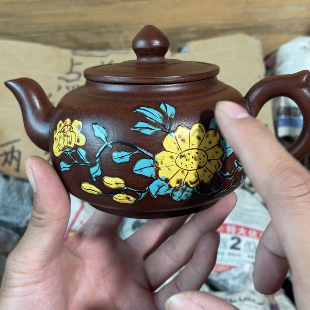 紫砂茶壶老厂紫砂壶一件。