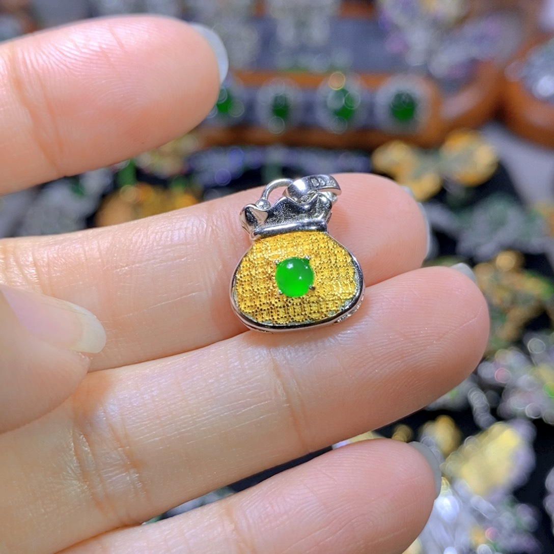 翡翠颈饰银S925镶嵌天然翡翠