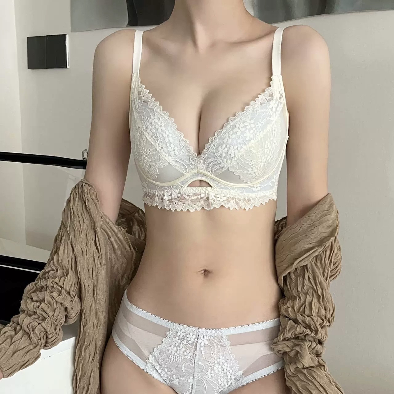 内衣女小胸聚拢显大不空杯无钢圈收副乳防下垂性感纯欲蕾丝文胸罩