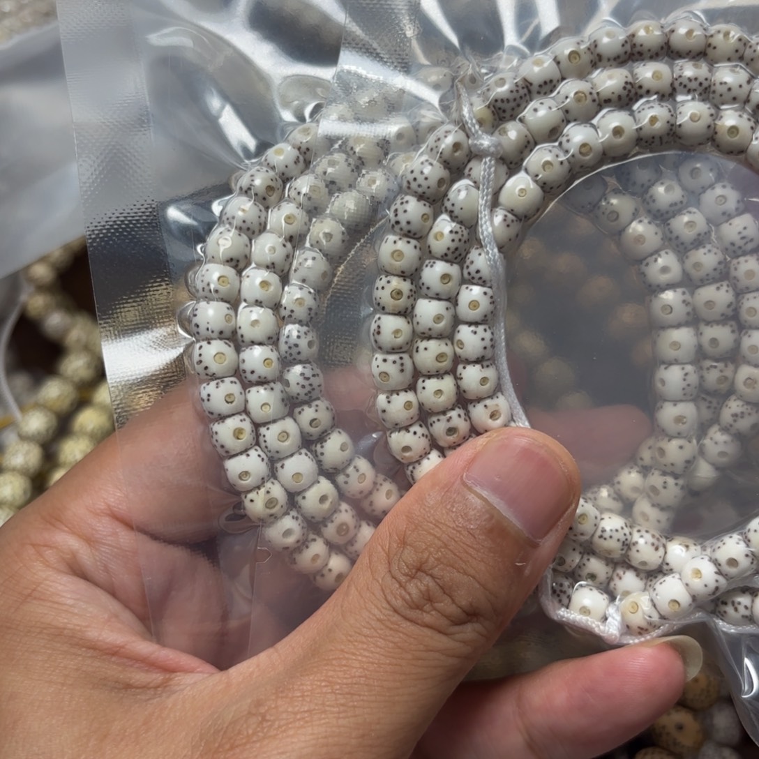 X***…星月菩提手串星月石玉料6*5