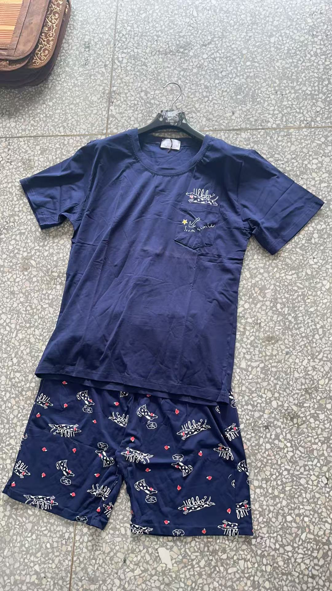 《兵哥外贸》深蓝色字母小狗图案短袖短裤套装睡衣 发一套