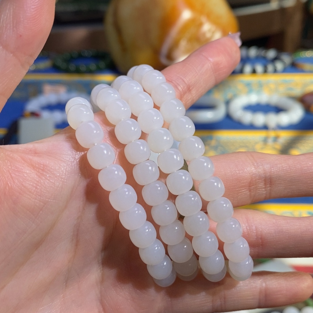 格***瓜和田玉未镶嵌手链