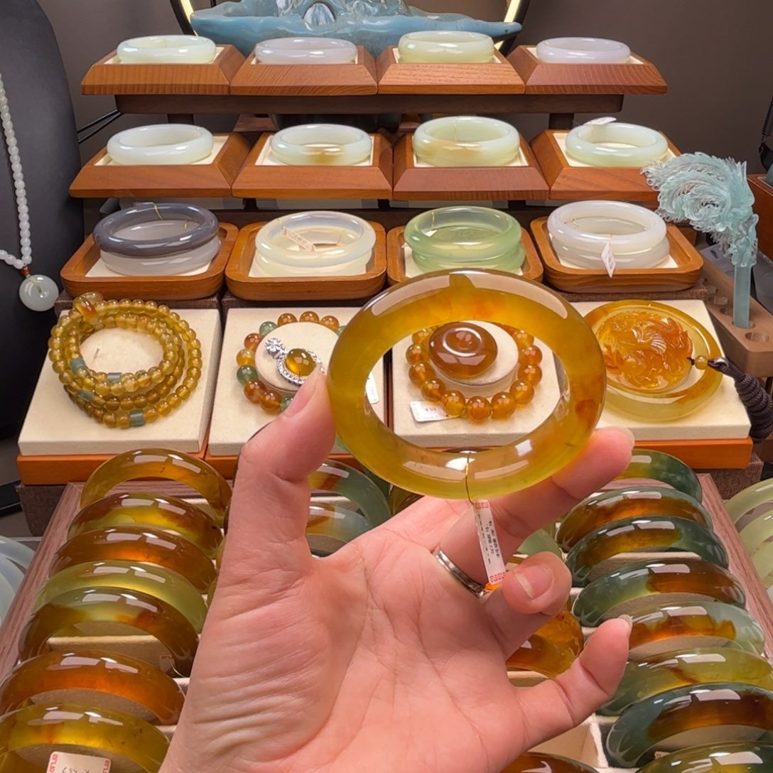 蛇纹石玉未镶嵌手镯54