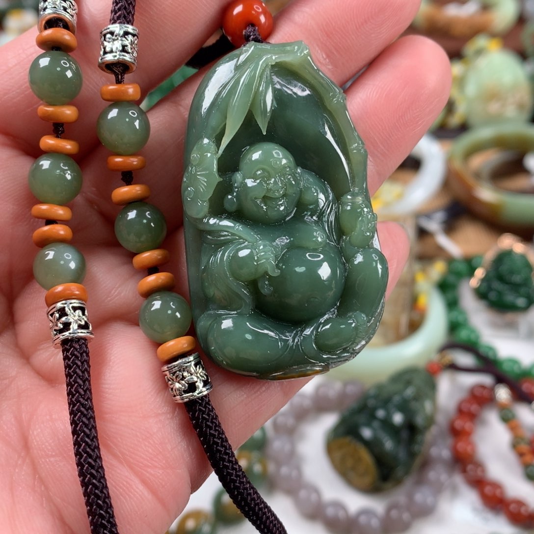 和田玉颈饰未镶嵌