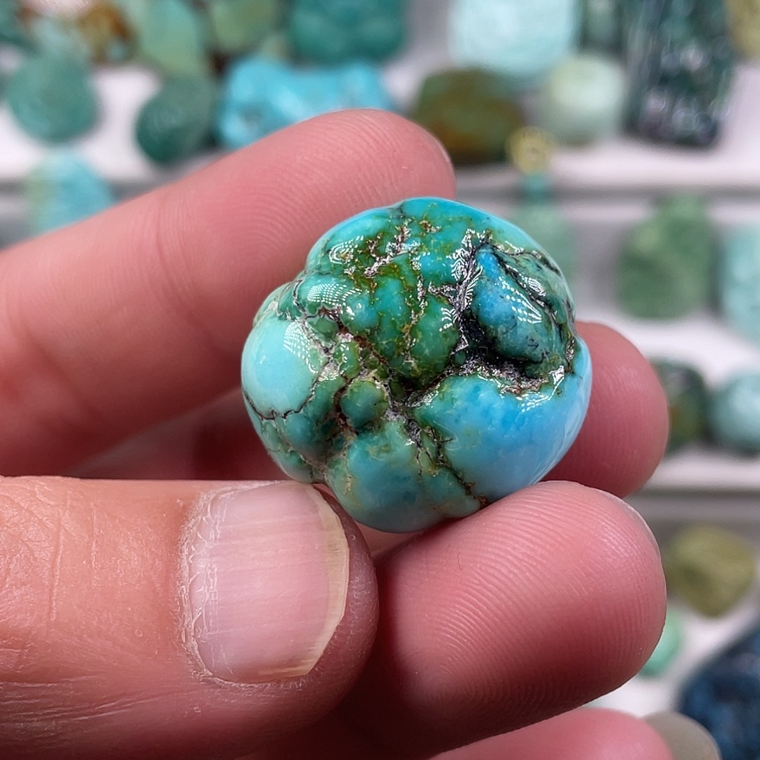 绿松石未镶嵌颈饰