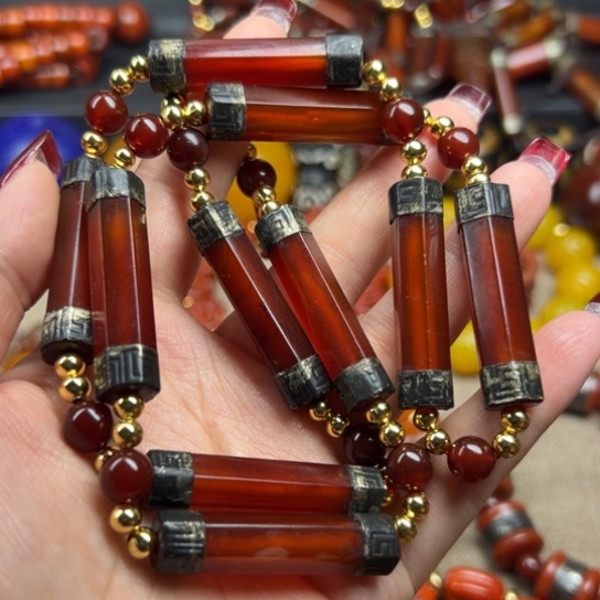 玛瑙/玉髓颈饰未镶嵌