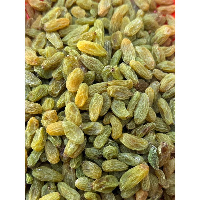 新疆本地无核葡萄干自然风干香甜软糯大颗粒