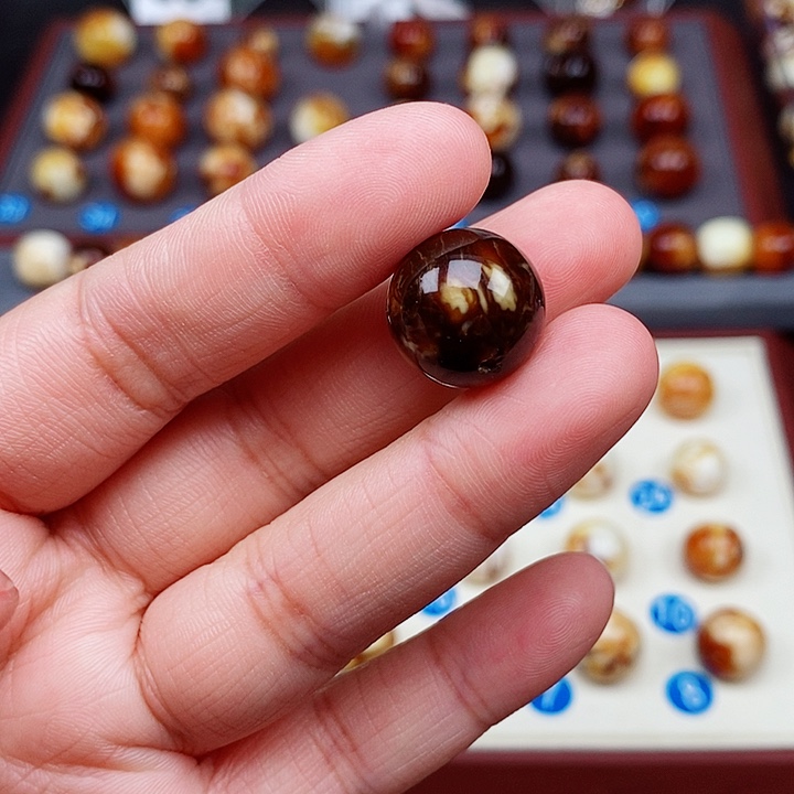 未镶嵌蜜蜡裸石W***明蜜蜡