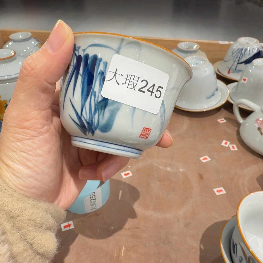 釉下手绘茶具微瑕