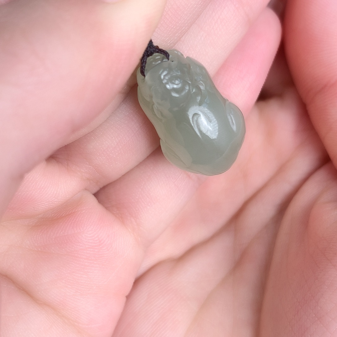 己****和田玉（糖玉）未镶嵌颈饰
