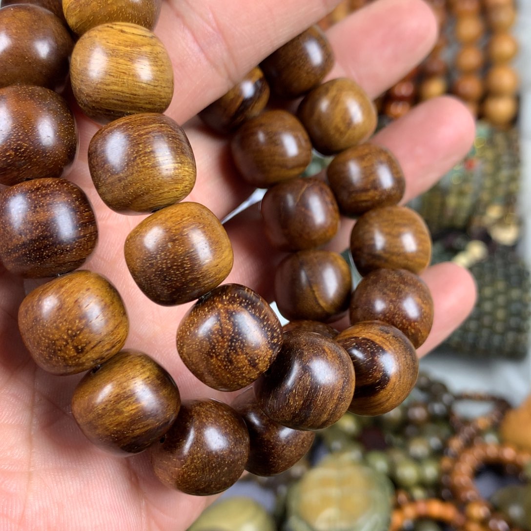 依***诺15×16贡木2条+大富甲天下1+大平安扣1+龙头葫芦1