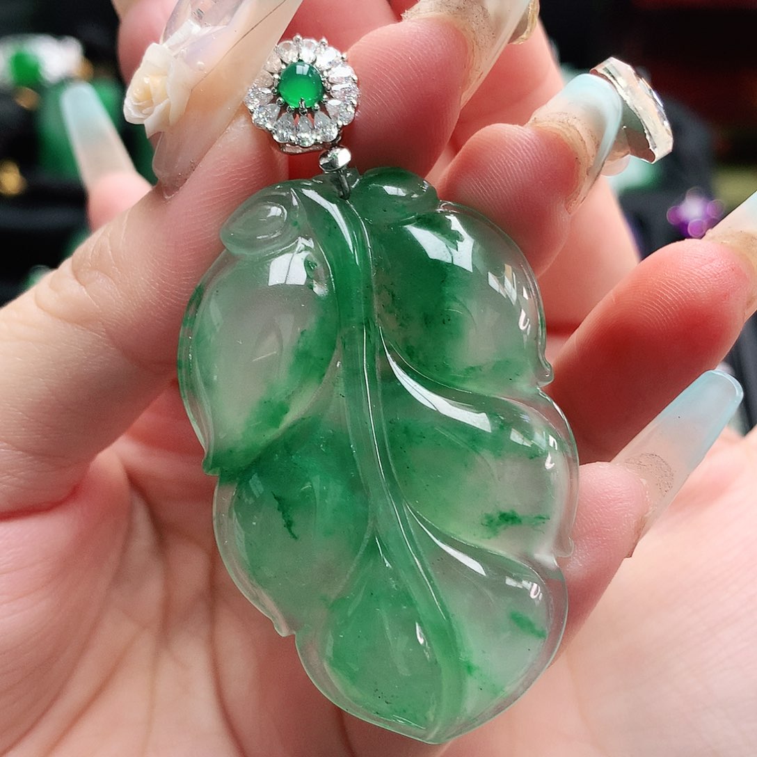 石英质玉吊坠未镶嵌