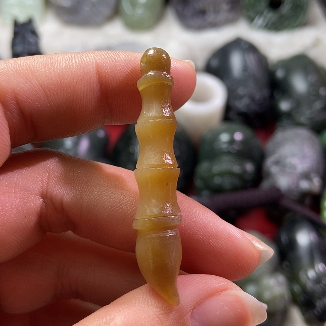 和田玉（糖玉）颈饰未镶嵌