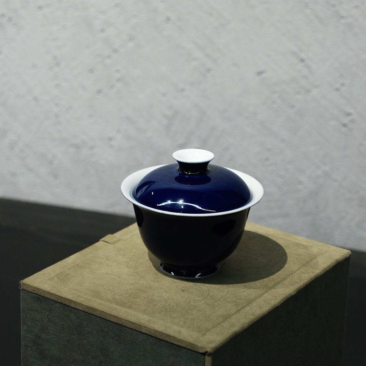择儒新品祭蓝岩茶盖碗