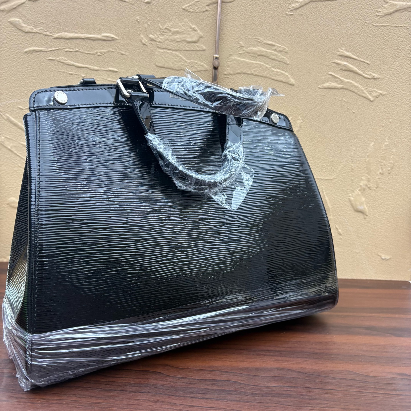 95新 LouisVuitton/路易威登  /KIKI/单肩包/19000311