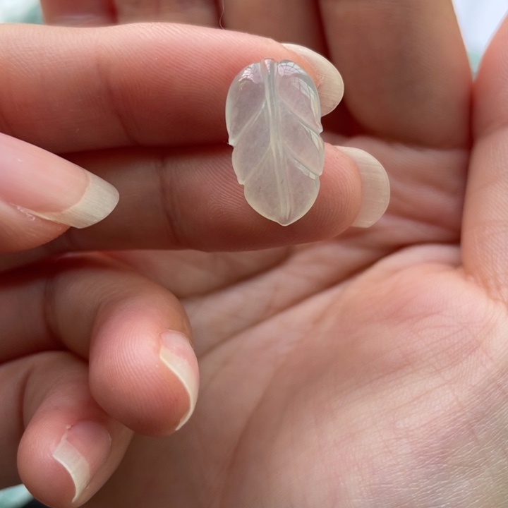 翡翠未镶嵌颈饰小叶子