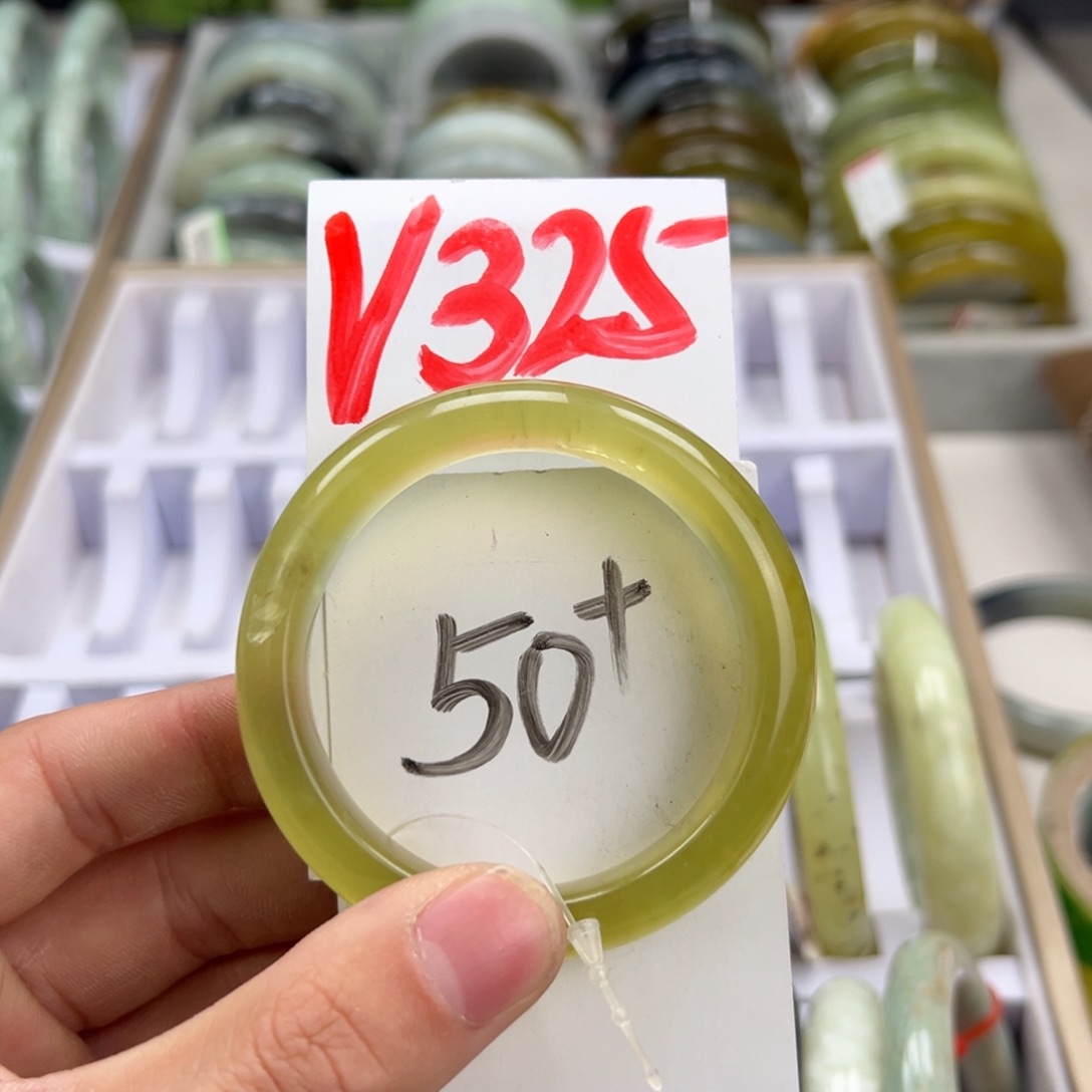 岫玉手镯未镶嵌天然岫玉微瑕