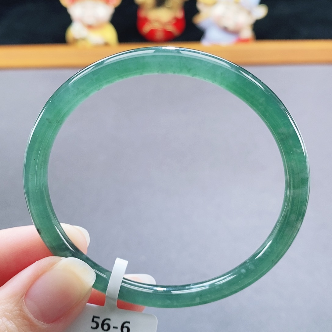 翡翠未镶嵌手镯102
