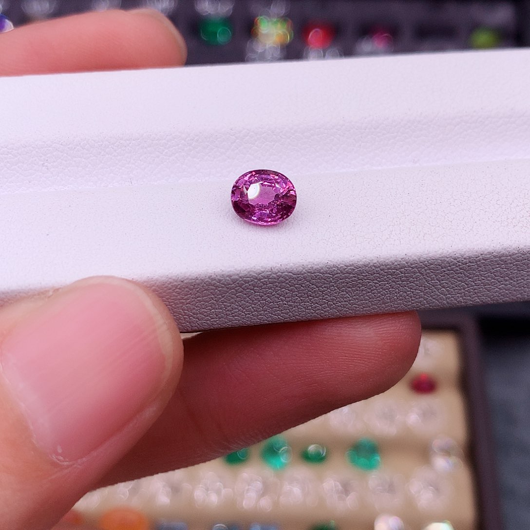 彩色蓝宝石裸石未镶嵌