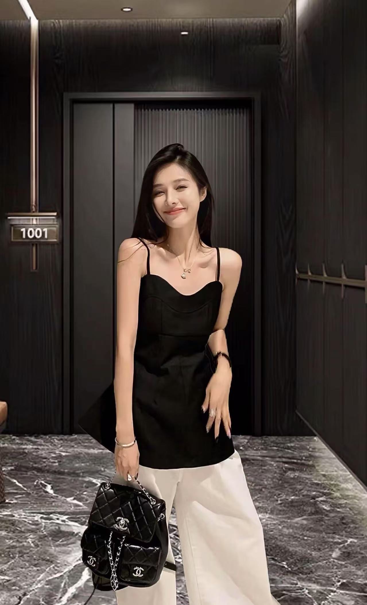 时尚套装百搭气质时尚修身抹胸夏季辣妹黑色内搭性感