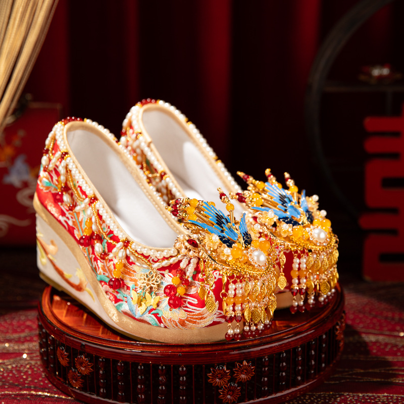 舞绣缘红色中式婚鞋古风秀禾婚鞋凤凰点翠明制汉服婚鞋增高绣花鞋