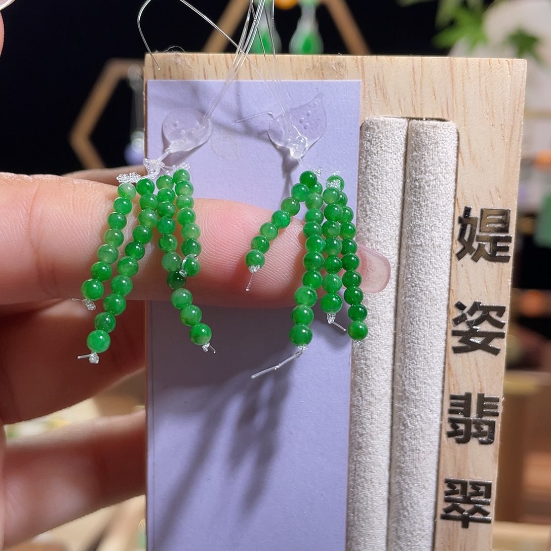 翡翠未镶嵌耳饰阳绿小米珠