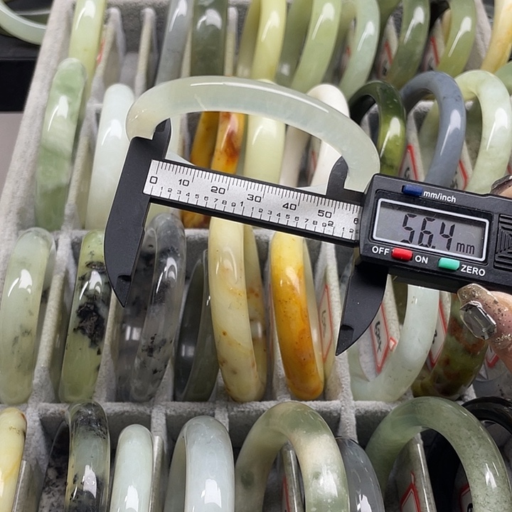 蛇纹石玉未镶嵌手镯609 