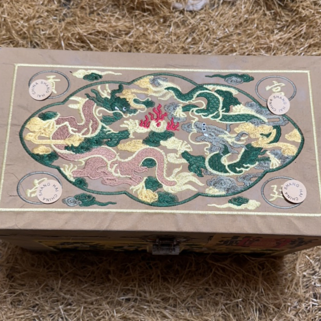 【闪购链接】高端精美刺绣绿龙木盒一件链接