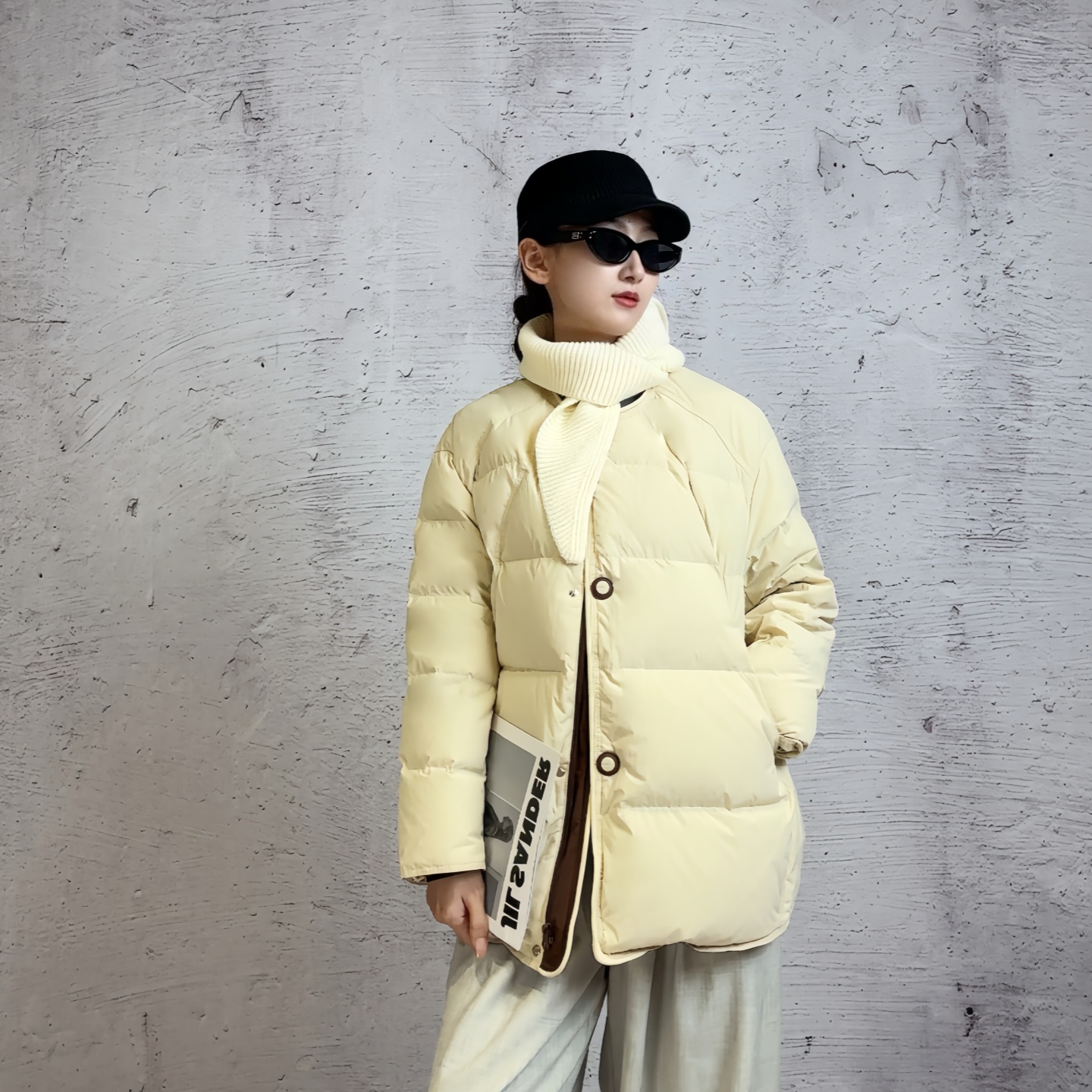 2025秋冬新款韩版宽松90白鸭绒加厚圆领羽绒服女休闲百搭羽绒服