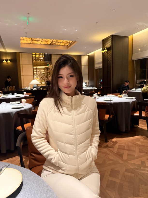 高智感修身保暖轻薄白鸭绒外套