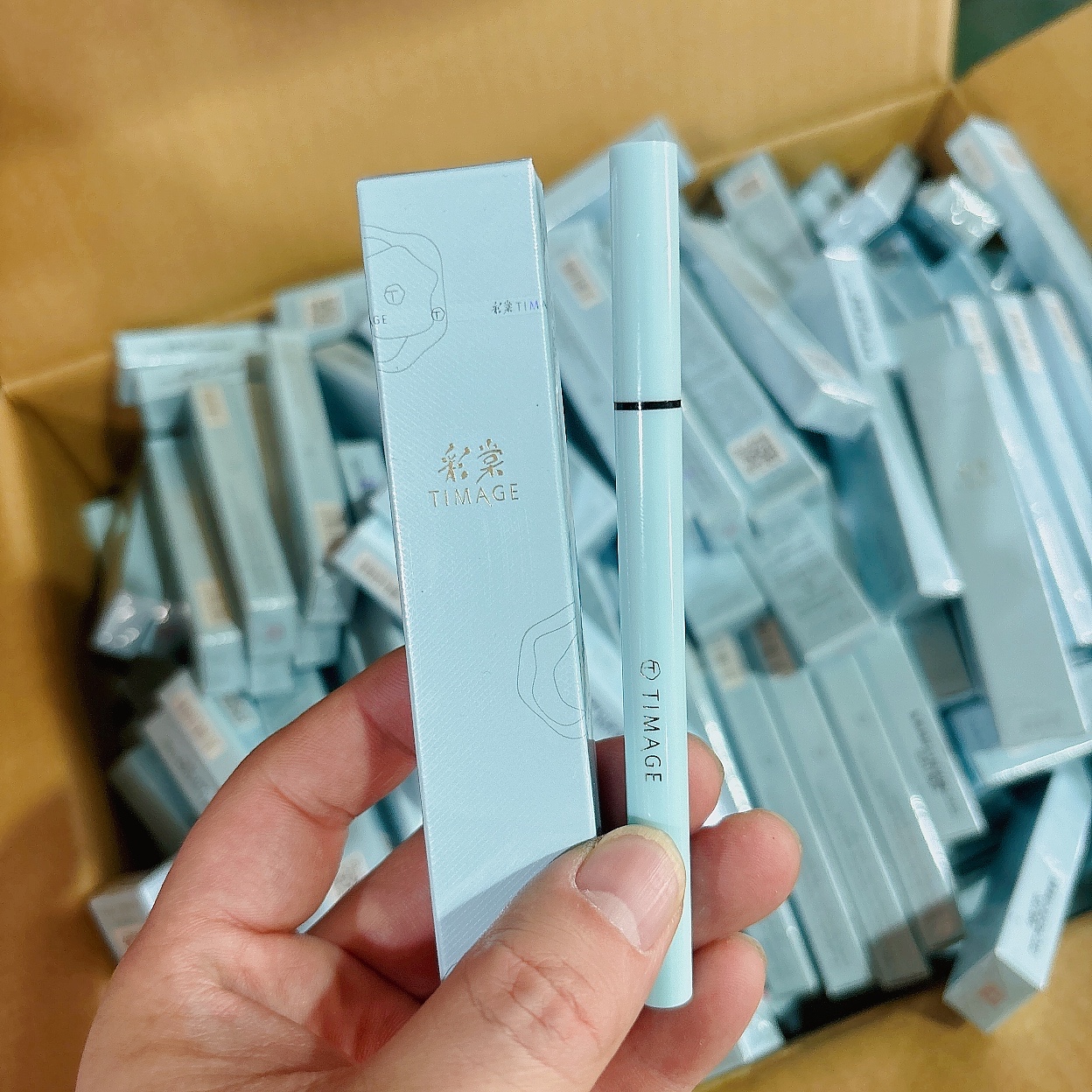 流云点睛眼线液笔 烟黑色 