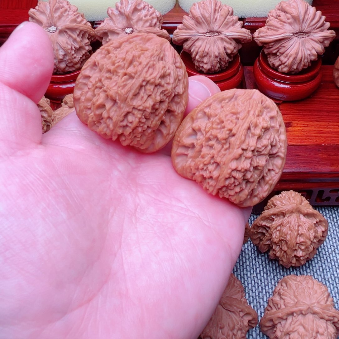 文玩核桃吊坠三角南疆石41.9尺全品