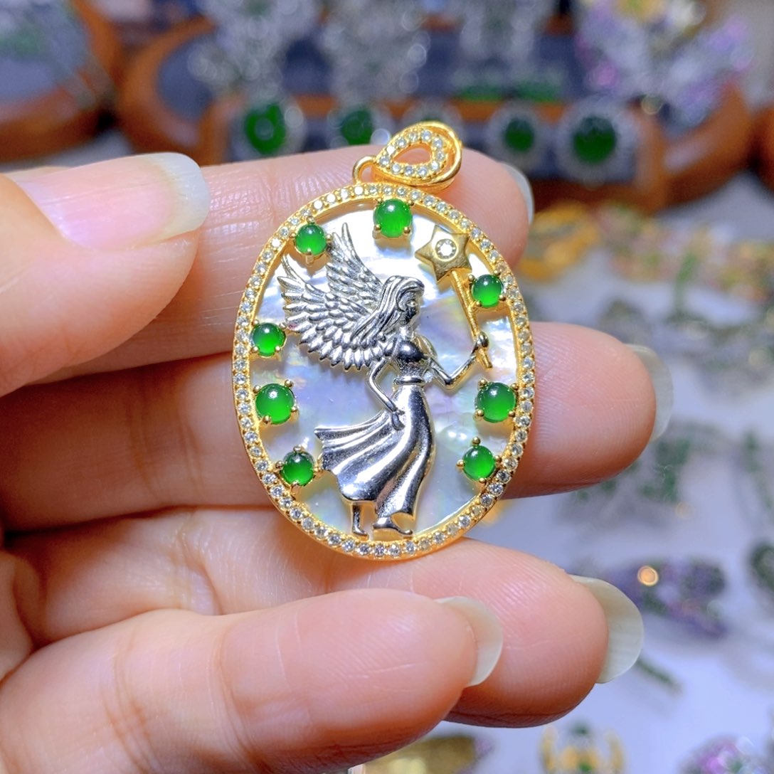 翡翠颈饰银S925镶嵌天然翡翠