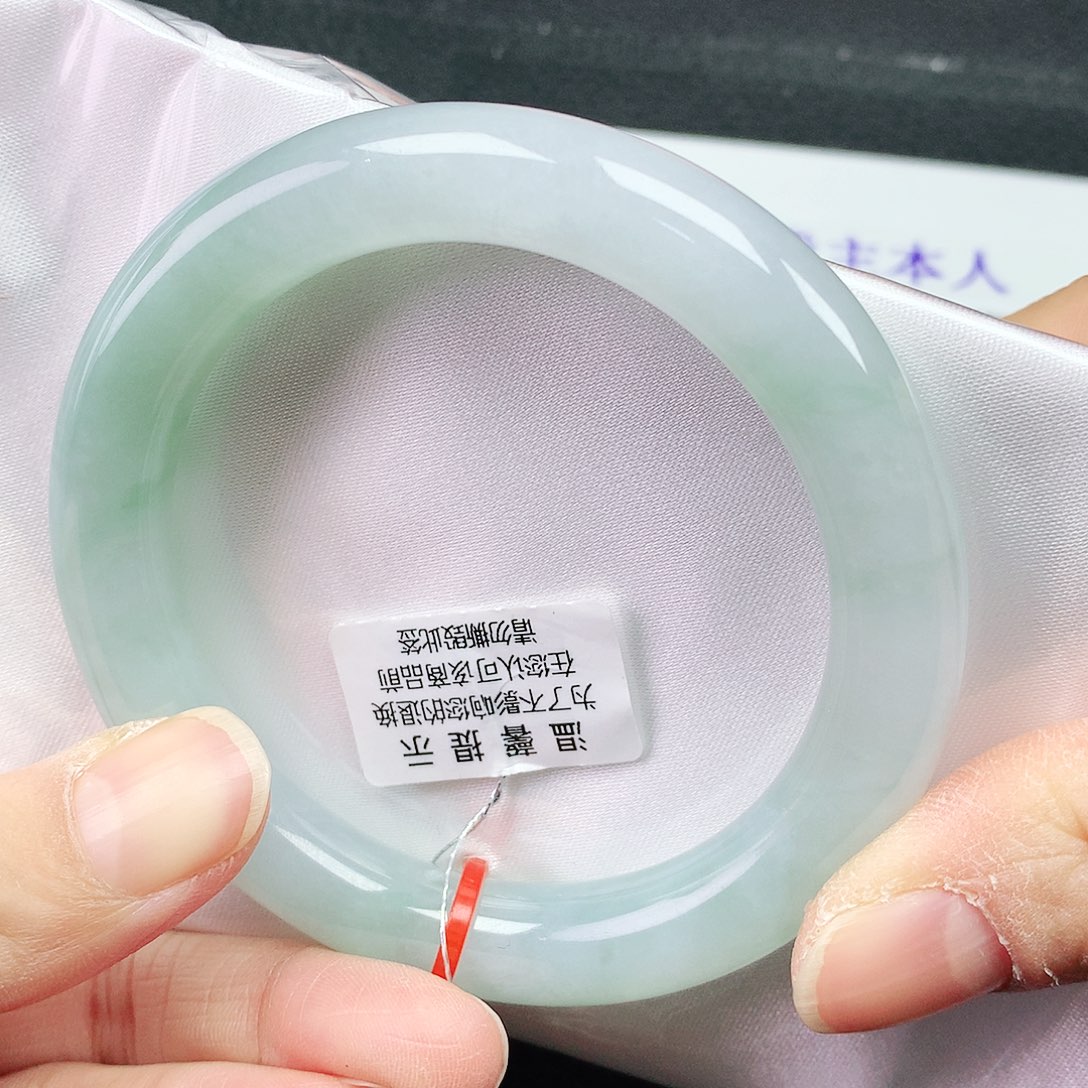 翡翠手镯未镶嵌54胖