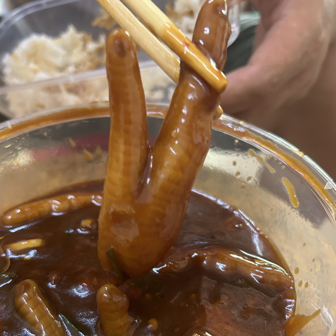 招牌鸡脚一人份500克左右