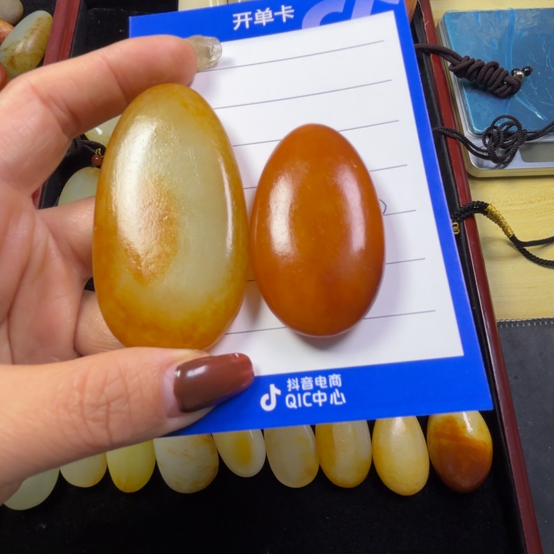 康***者和田玉未镶嵌颈饰