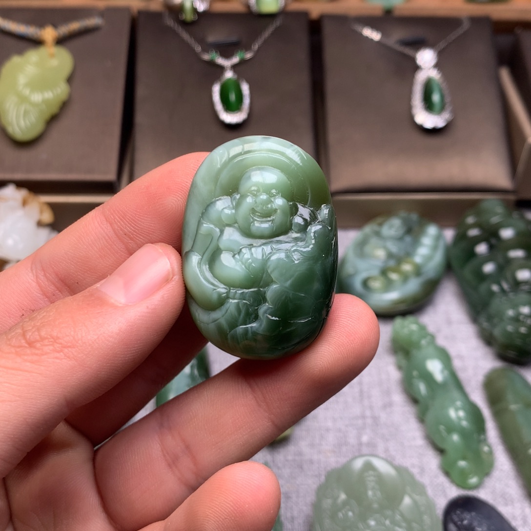 和田玉未镶嵌颈饰