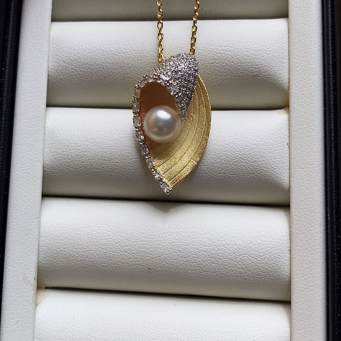 未镶嵌海水珍珠颈饰