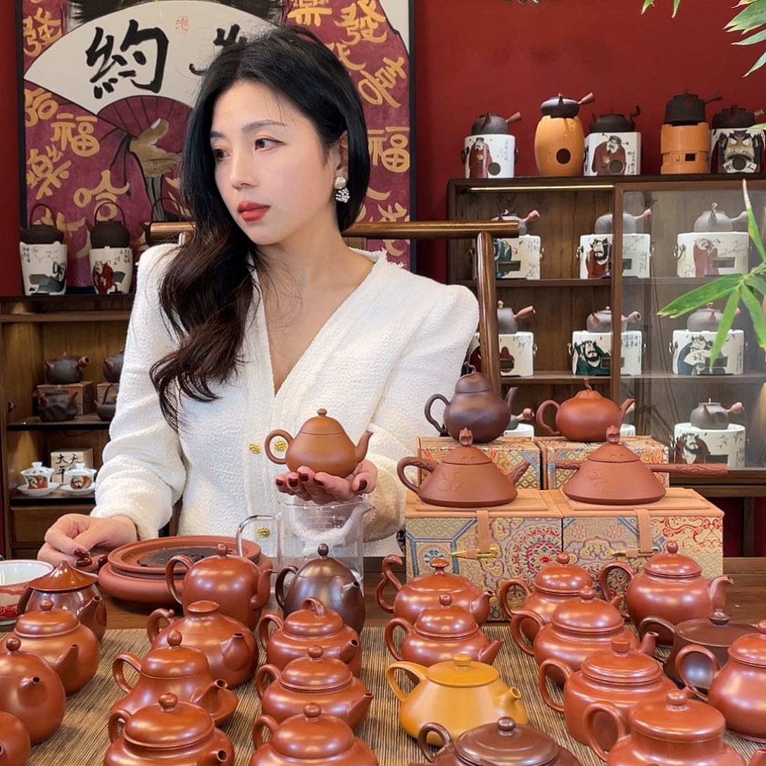 紫砂茶壶金*………………..