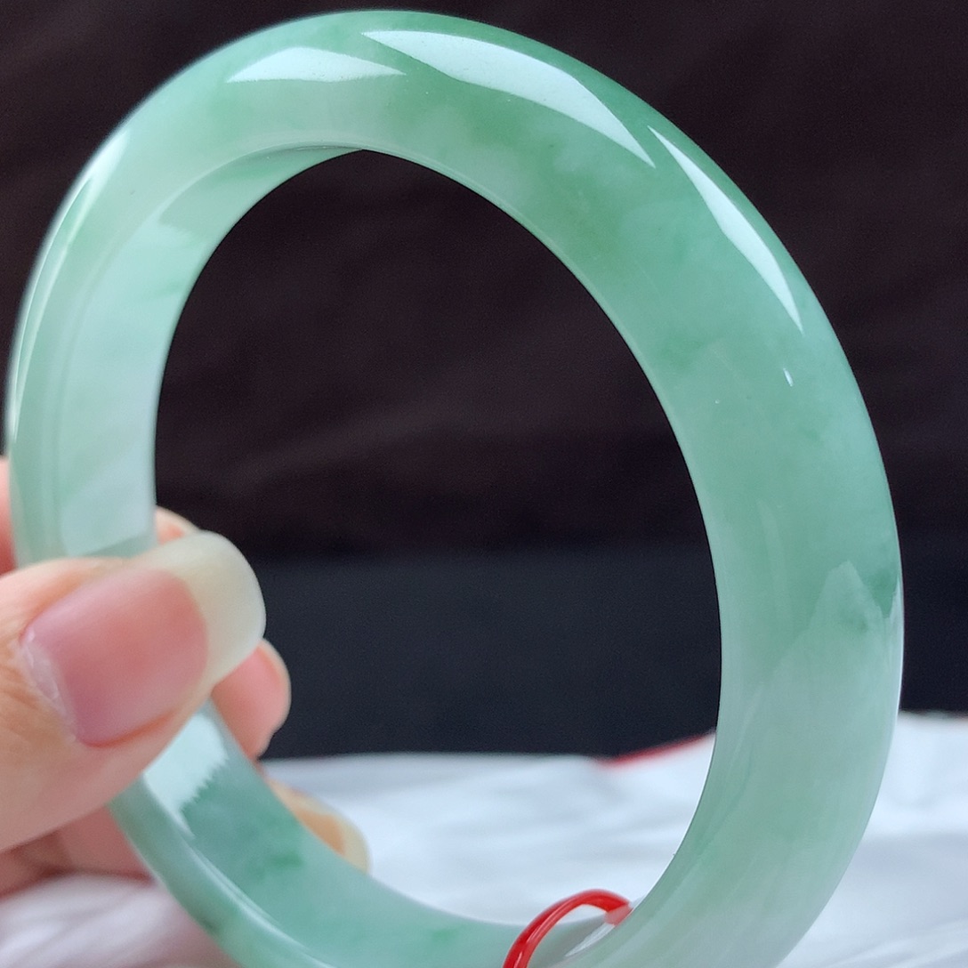 翡翠手镯未镶嵌431912，